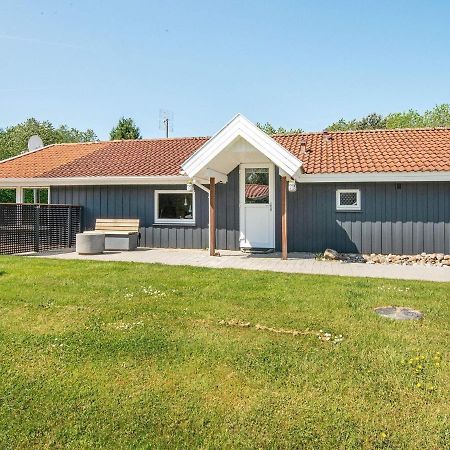 8 Person Holiday Home In Hejls Eksteriør bilde
