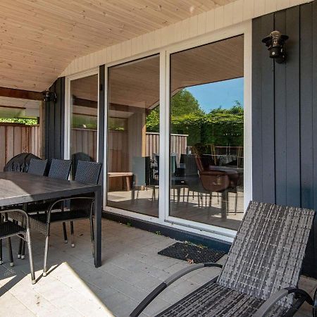 8 Person Holiday Home In Hejls Eksteriør bilde