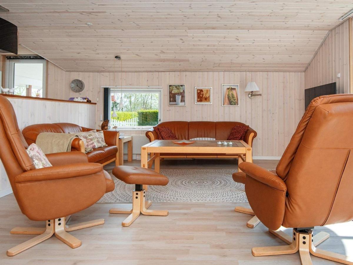 8 Person Holiday Home In Hejls Eksteriør bilde