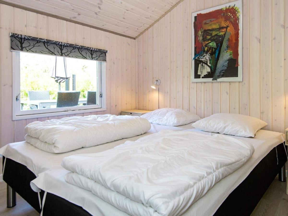 8 Person Holiday Home In Hejls Eksteriør bilde