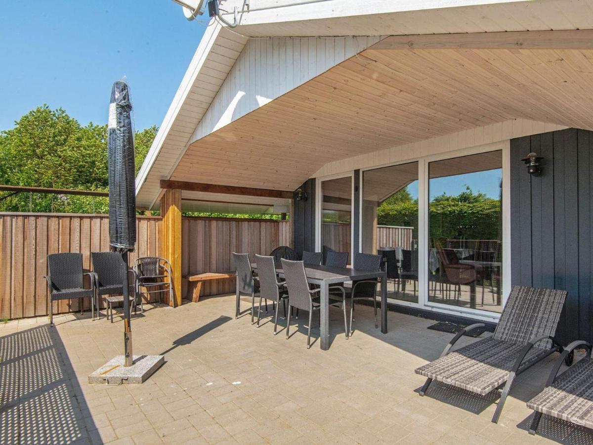 8 Person Holiday Home In Hejls Eksteriør bilde